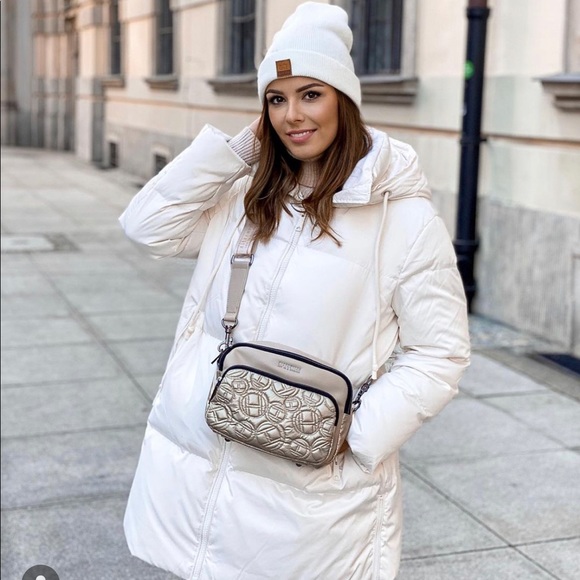 Zara Faux Leather Puffer Coat Ecru Ref 